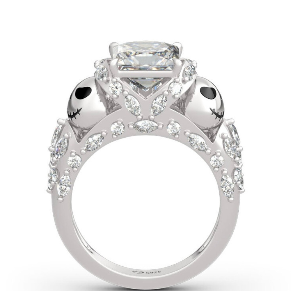 Silver Skull Diamond Ring with Gothic Elegance